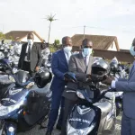 ptua-fluidite-routiere-20-motos-50-scooters-et-70-casques-remis-aux-agents-de-l-unite-de-regulation-de-la-circulation