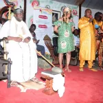 a-30-jours-de-la-presidentielle-eric-kone-president-du-carped-et-sa-majeste-tchiffi-zie-debarquent-chez-les-parents-de-gbagbo-le-message-confie-aux-populations