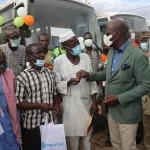 renouvellement-du-parc-auto-alain-richard-donwahi-remet-15-vehicules-neufs-aux-transporteurs-de-la-nawa