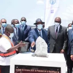 le-chef-de-l-etat-a-procede-a-la-pose-de-la-1ere-pierre-du-2eme-terminal-a-conteneurs-du-port-autonome-d-abidjan