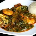 la-sauce-n-tro-bon-plat-ivoirien-accompagne-de-foutou-banane