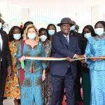 la-premiere-dame-dominique-ouattara-offre-une-ecole-primaire-de-haut-standing-d-une-valeur-de-plus-d-un-milliards-de-francs-cfa-a-la-commune-d-abobo