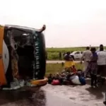 accident-mortel-a-bouake-un-car-de-transport-burkinabe-se-renverse-et-fait-18-morts