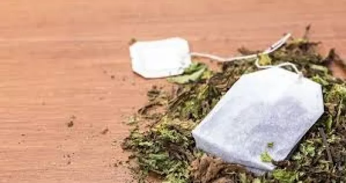 ce-qui-se-passe-lorsque-vous-enterrez-les-sachets-de-the-dans-un-jardin