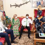 presidentielle-2020-le-president-ouattara-presente-ses-civilites-au-chef-central-des-dan-a-man