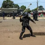 presidentielle-en-guinee-violents-affrontements-entre-manifestants-et-policiers