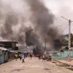 conflits-communautaires-a-dabou-des-populations-fuient-la-ville-le-general-alexandre-apalo-en-pompier-dans-6-villages-ce-jour