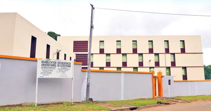 l-insecurite-sur-les-campus-deux-etudiants-ont-ete-enleves-dans-la-nuit-du-mardi-27-octobre-devant-la-cite-mermoz-de-cocody