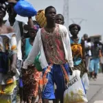 violences-post-electorales-des-ivoiriens-fuient-en-masse-le-pays-voici-leurs-differents-points-de-chute