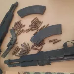 bouake-des-armes-de-guerre-saisies-dans-un-vehicule-de-transport-par-la-police-des-stupefiants-et-des-drogues