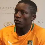 football-apres-civ-madagascar-max-gradel-juge-la-pelouse-du-stade-d-ebimpe