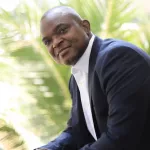 l-ex-prefet-d-abidjan-vincent-toh-bi-essuie-les-critiques-des-internautes-pour-ses-prises-de-positions-non-partisanes