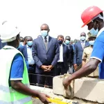 emploi-jeunes-mamadou-toure-rend-visite-a-400-jeunes-formes-dans-la-construction-italienne-le-message-qui-leur-a-laisse