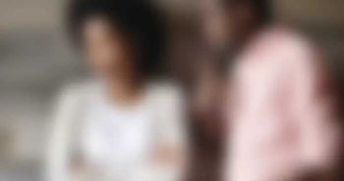 infidelite-une-femme-trompe-son-mari-le-cocufie-retrouve-le-telephone-de-son-epouse-dans-une-chambre-de-passe