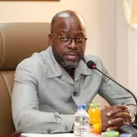 cote-d-ivoire-le-ministre-alain-richard-donwahi-defend-la-foret-face-aux-deputes