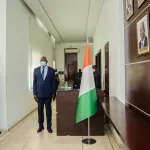 hommage-la-photo-de-feu-le-premier-ministre-amadou-gon-coulibaly-posee-dans-la-galerie-de-la-primature