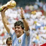 deces-de-diego-maradona-un-deuil-national-de-3-jours-decretes-en-argentine-pour-le-gamin-en-or