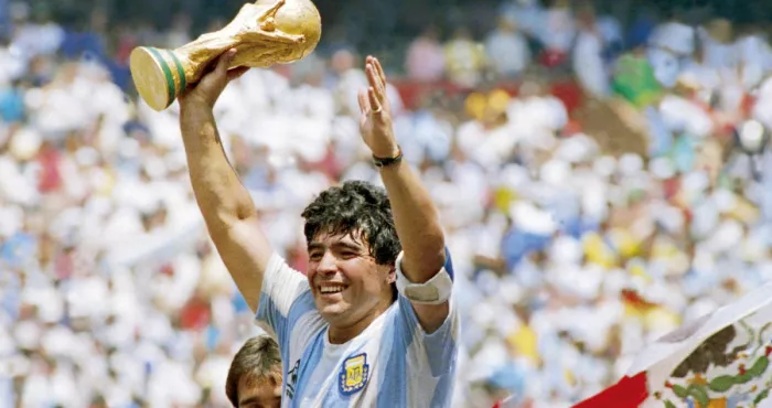 deces-de-diego-maradona-un-deuil-national-de-3-jours-decretes-en-argentine-pour-le-gamin-en-or