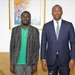 apres-avoir-parcouru-701-km-de-boundiali-a-abidjan-le-marcheur-pour-la-paix-koffi-des-alex-recu-par-le-ministre-de-la-jeunesse-mamadou-toure-ce-que-les-2-hommes-se-sont-dit