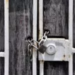 une-ong-videe-de-ses-locaux-voici-la-raison