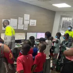 cote-d-ivoire-les-meilleurs-eleves-de-vidi-et-de-treichville-decouvrent-le-ciment-belier