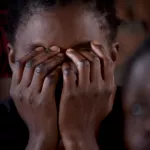 insolite-une-jeune-fille-violee-demande-pardon-a-son-agresseur-pour-qu-il-le-fasse-a-nouveau-et-va-passer-la-nuit-chez-lui