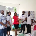 prise-en-charge-des-enfants-vivant-avec-le-vih-sida-bollore-transport-logistics-cote-d-ivoire-fait-don-de-vivres-et-non-vivres-a-une-ong