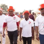 a-salfo-et-la-fondation-magic-system-offrent-un-noel-magic-a-5-000-enfants-du-district-d-abidjan