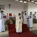 mgr-jean-kouassi-bonzo-vicaire-episcopal-tout-commence-par-la-famille-et-tout-s-acheve-par-la-famille