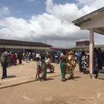 la-population-suce-les-politiciens-pour-se-plaindre-plus-tard