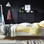 apres-les-fetes-de-fin-d-annee-une-jeune-fille-s-installe-dans-un-foyer-de-force