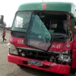le-car-de-l-africa-sports-fait-un-grave-accident-de-la-circulation-le-chauffeur-grievement-blesse-la-dent-d-un-joueur-arrachee