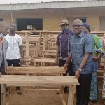 botro-education-assahore-konan-jacques-offre-300-tables-bancs-a-l-ecole-de-tionankro