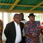 port-bouet-des-populations-sur-le-pied-de-guerre-a-abouabou-comment-des-clans-ranges-derriere-deux-chefs-se-regardent-en-chien-de-faience-le-secretaire-general-de-la-prefecture-d-abidjan-cite