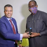 fidelite-un-operateur-de-telephonie-mobile-offre-585-smartphones-de-derniere-generation-a-ses-clients-vip-pour-leur-dire-merci