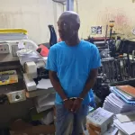 contrefacon-du-livre-deux-individus-arretes-dans-une-imprimerie-a-marcory-par-la-police-economique