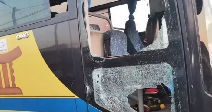 bouna-un-vehicule-de-transport-mitraille-par-des-coupeurs-de-route