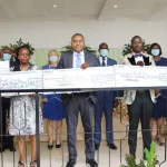 fonds-pour-la-science-la-technologie-et-l-innovation-fonsti-des-cheques-d-un-montant-total-de-113-995-000-francs-remis