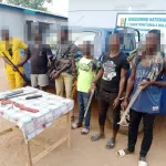 bangolo-6-braqueurs-dans-les-filets-de-la-gendarmerie-nationale-des-armes-et-des-tenues-anti-balles-saisies