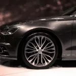 voici-comment-garder-une-peinture-de-voiture-eclatante