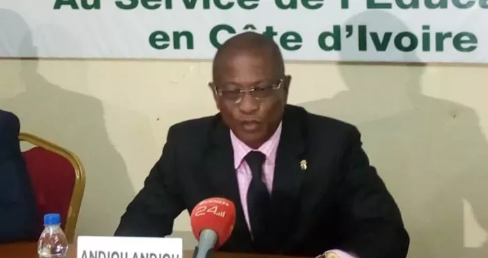 le-sneppci-demande-au-gouvernement-de-choisir-un-systeme-pedagogique-adapte-aux-realites-ivoiriennes