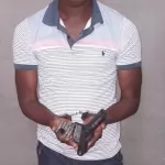 bouake-un-faux-gendarme-arme-de-pistolet-se-fait-epingler-par-la-police-criminelle