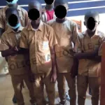 abobo-six-enfants-en-possession-de-couteaux-et-lance-pierres-interpelles-tout-sur-l-operation-qu-ils-s-appretaient-a-mener