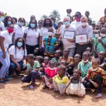 assistance-aux-enfants-vulnerables-des-dons-offerts-aux-pensionnaires-de-l-association-don-bosco