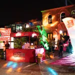 soiree-extravagancia-la-fete-avec-plusieurs-artistes-rassembles-dans-un-decor-atypique