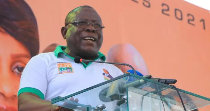 legislatives-a-koumassi-cisse-bacongo-lance-la-campagne-de-la-liste-rhdp-au-campement-devant-une-immense-foule