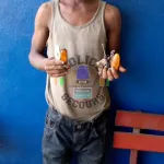 abobote-un-homme-tente-de-voler-des-pieces-et-reste-colle-au-vehicule-grace-au-fetiche-du-proprietaire