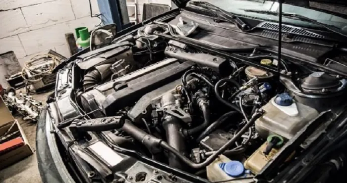entretien-de-vehicule-les-etapes-a-suivre-pour-bien-nettoyer-son-moteur