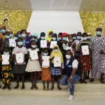 lutte-contre-le-travail-des-enfants-sos-village-d-enfants-retire-des-marches-200-enfants-porteurs-de-bagages-et-leur-promet-un-bel-avenir