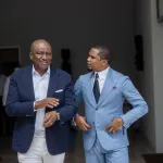 docteur-honoris-causa-decouvrez-l-emouvant-hommage-de-samuel-eto-o-fils-a-hamed-bakayako